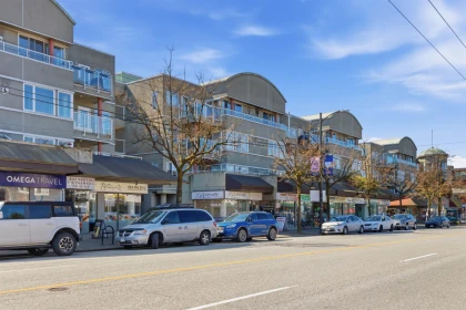Outdoor Kitchen Photo of 211 3250 W Broadway, Vancouver, BC