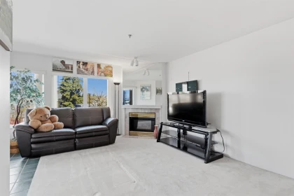 Powder Room Photo of 211 3250 W Broadway, Vancouver, BC