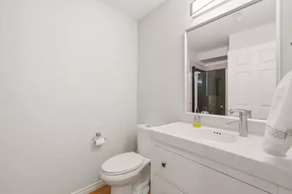 Hot Tub / Spa Photo of 1181 Keith Road, West Vancouver, BC