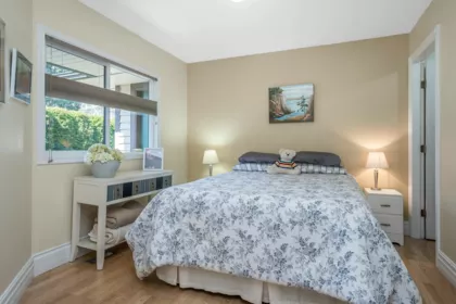 Entry Foyer Photo of 3 15148 20 Avenue, Surrey, BC