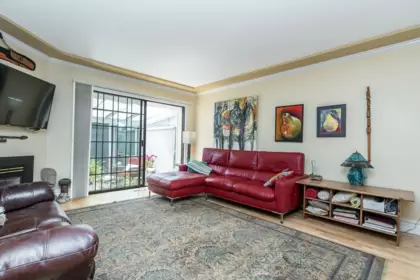 Mudroom Photo of 3 15148 20 Avenue, Surrey, BC