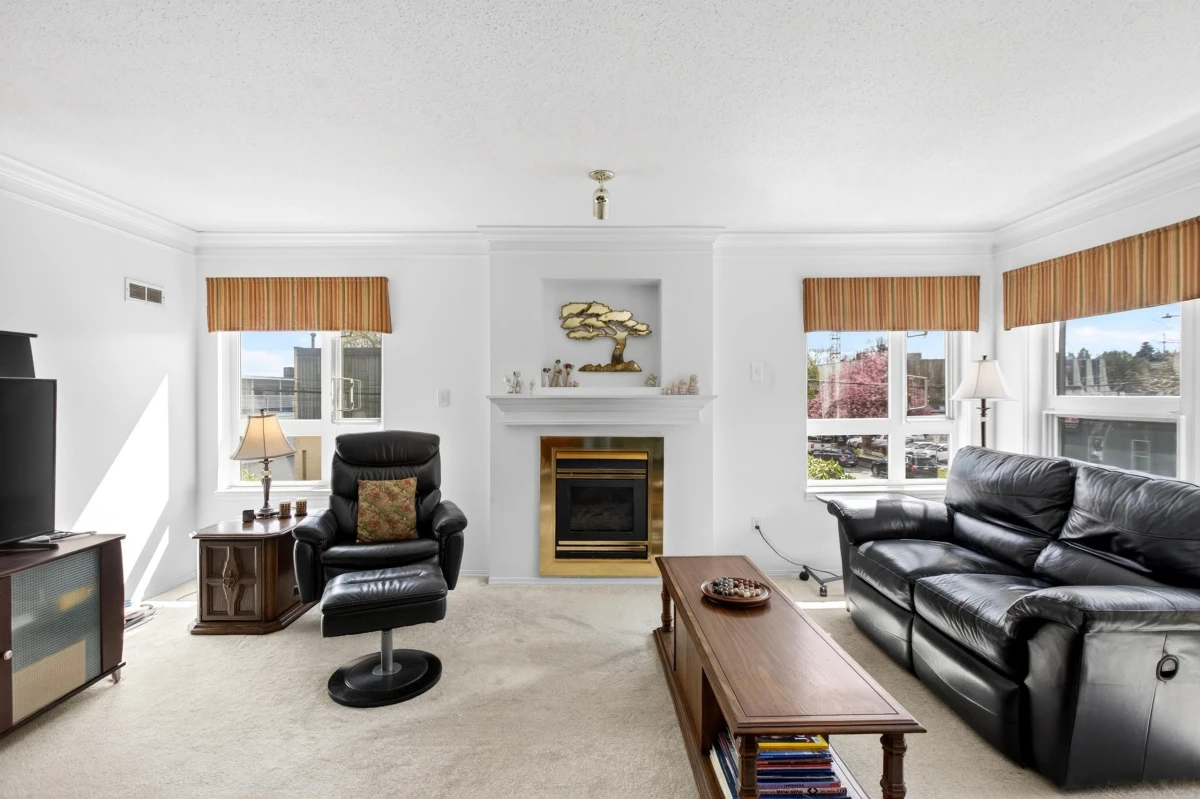 Family Room Photo of 208 2335 Whyte Avenue, Port Coquitlam, BC