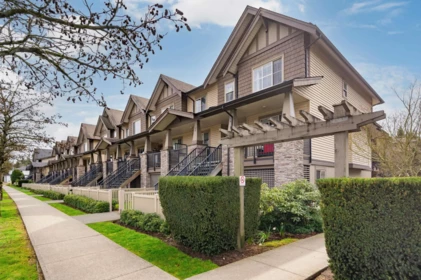 40 9525 204 Street, Langley, BC, Langley — Townhouse for sale