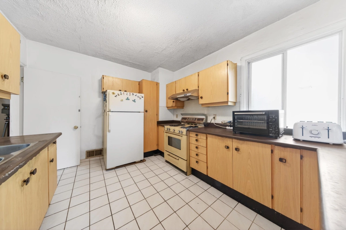 Dining Area Photo of 3950 Laurel Street, Vancouver, BC