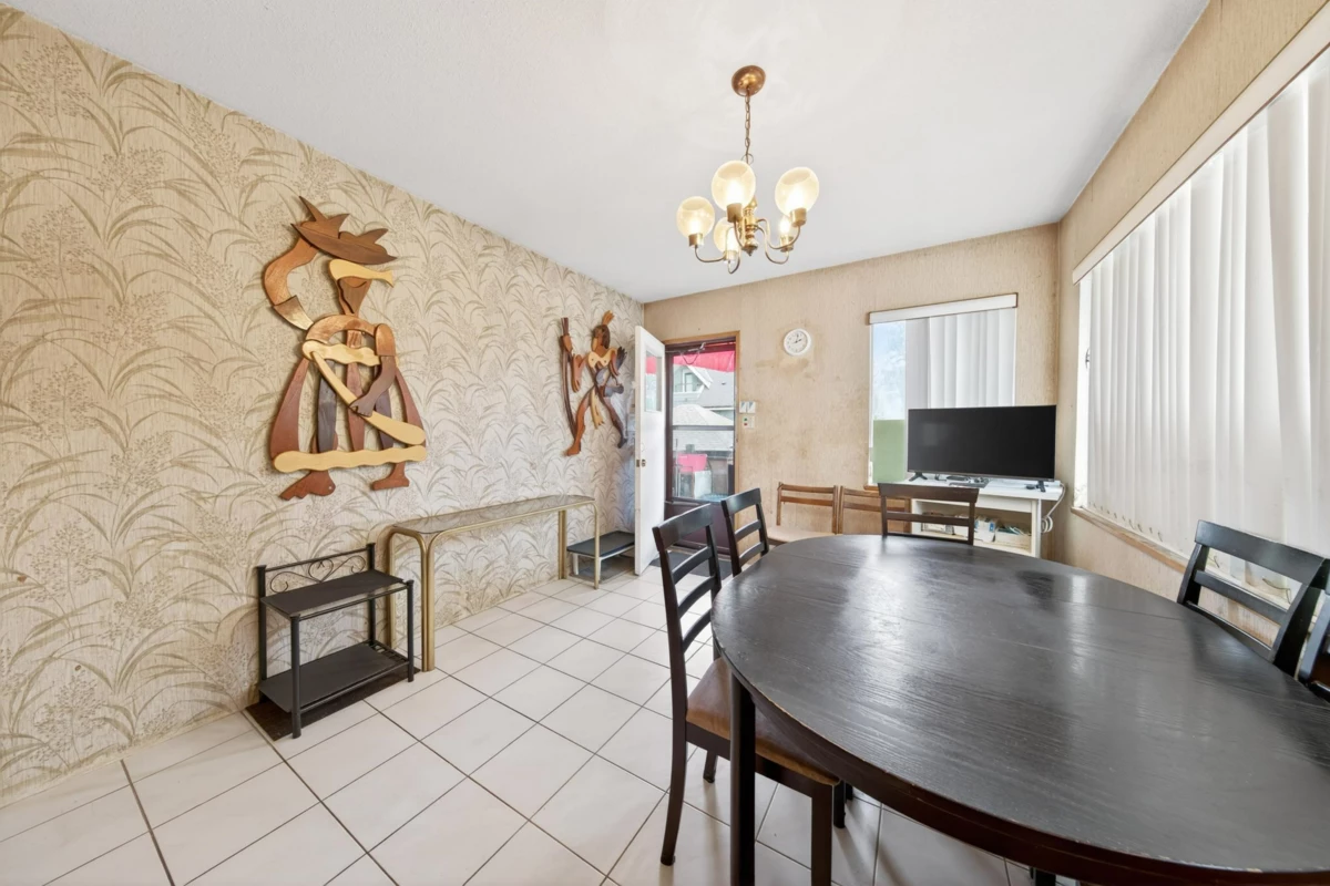 Living Room Photo of 3950 Laurel Street, Vancouver, BC