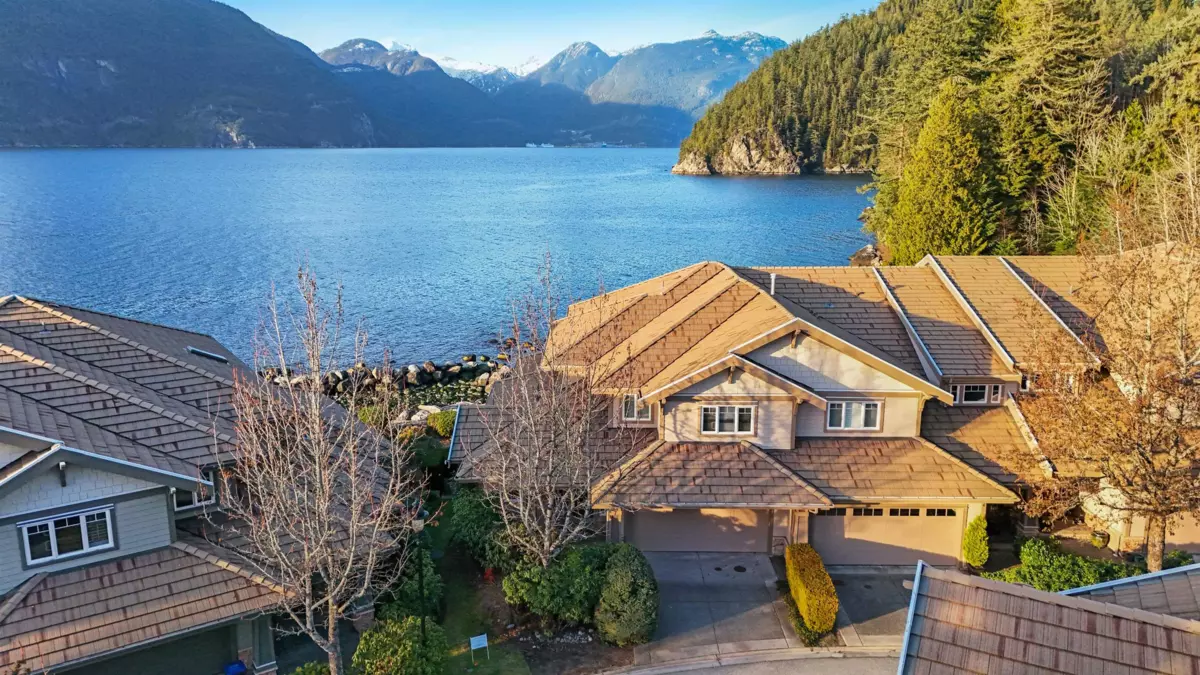 Family Room Photo of 7 Beach Drive, West Vancouver, BC