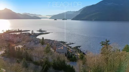 Swimming Pool Photo of 7 Beach Drive, West Vancouver, BC