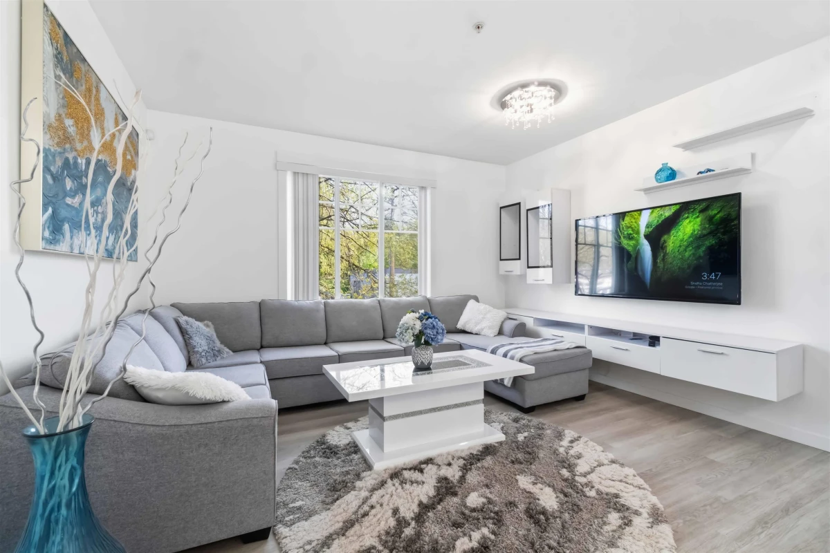 Family Room Photo of 4032 2655 Bedford Street, Port Coquitlam, BC