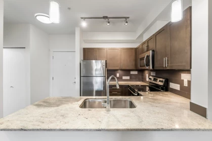 L115 13468 King George Boulevard, Surrey, BC, Surrey — Apartment/Condo for sale