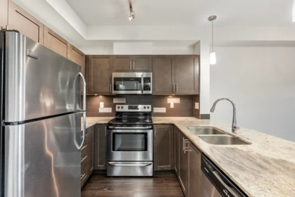 L115 13468 King George Boulevard, Surrey, BC, Surrey — Apartment/Condo for sale