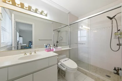 Hallway Photo of 6418 Marguerite Street, Vancouver, BC