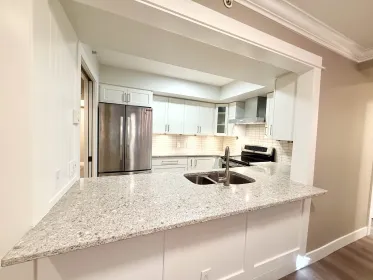 Kitchen Photo of 103 3189 Camosun Street, Vancouver, BC