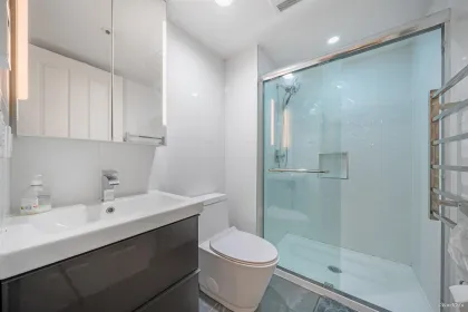 Powder Room Photo of 103 3189 Camosun Street, Vancouver, BC