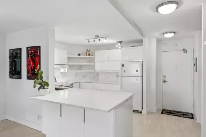 905 2024 Fullerton Avenue, North Vancouver, BC, North Vancouver — Apartment/Condo for sale