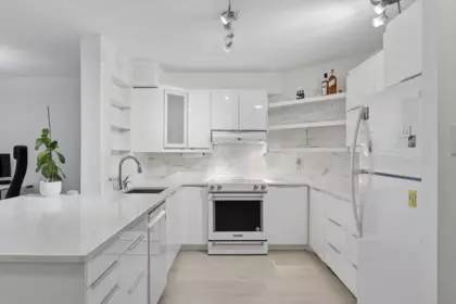 905 2024 Fullerton Avenue, North Vancouver, BC, North Vancouver — Apartment/Condo for sale