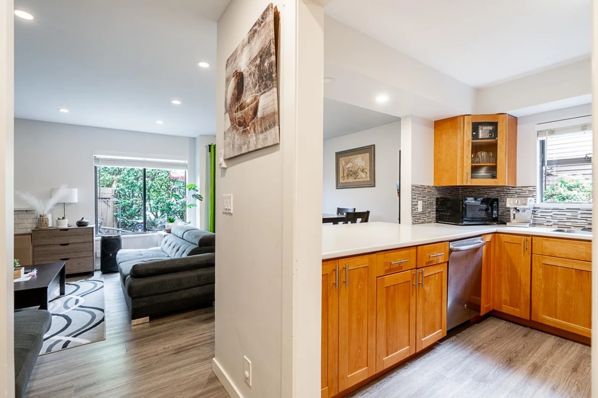 Family Room Photo of 412 10620 150 Street, Surrey, BC