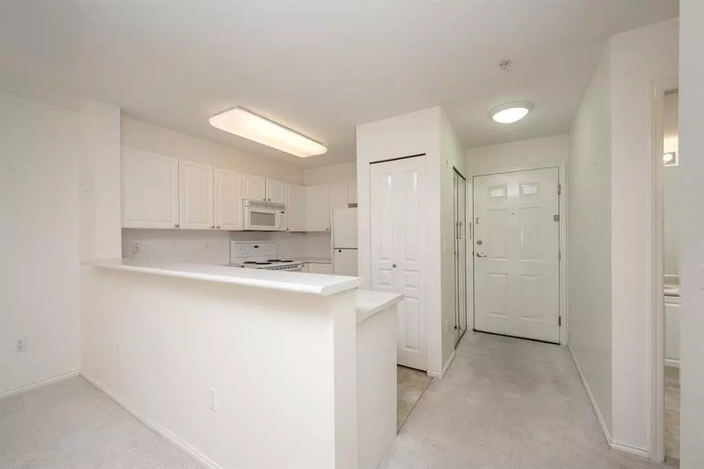 Family Room Photo of 311 1363 56 Street, Delta, BC