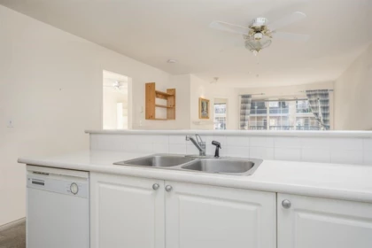 Kitchen Photo of 311 1363 56 Street, Delta, BC