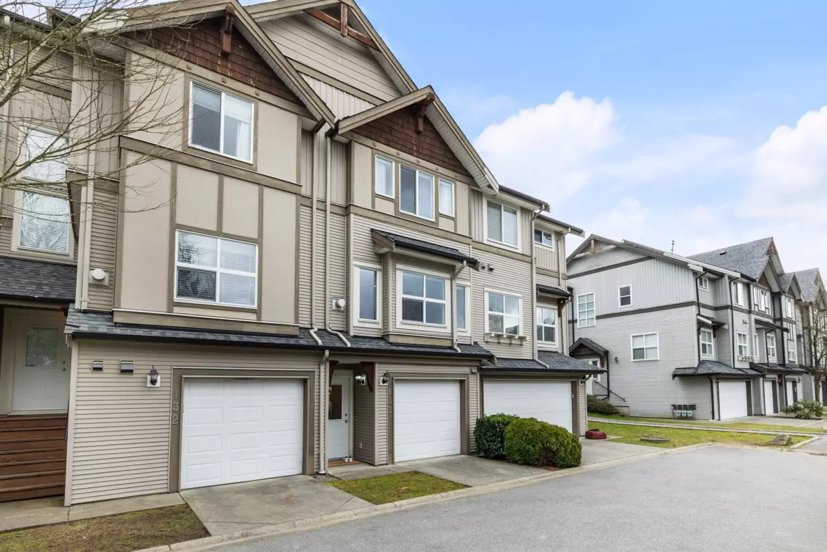 Family Room Photo of 133 1055 Riverwood Gate, Port Coquitlam, BC