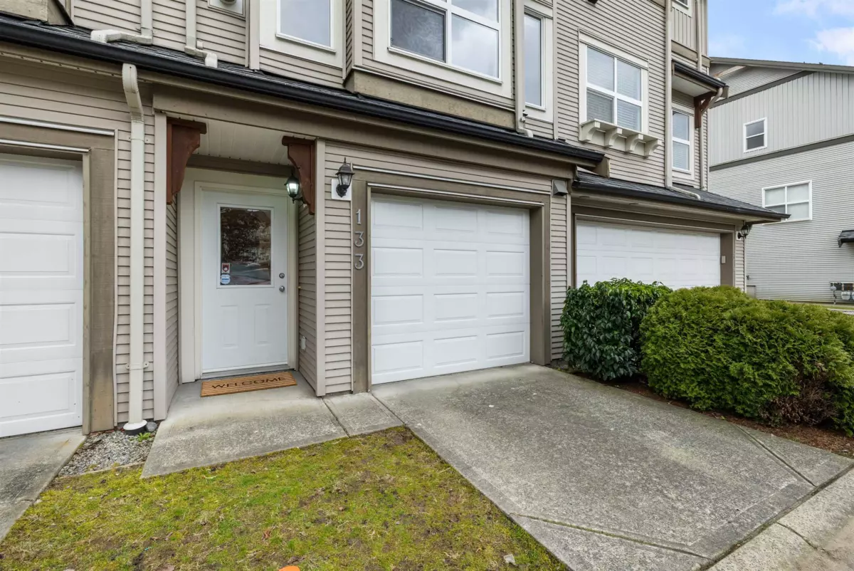 Living Room Photo of 133 1055 Riverwood Gate, Port Coquitlam, BC