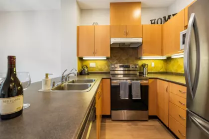 Kitchen Island Photo of 133 1055 Riverwood Gate, Port Coquitlam, BC