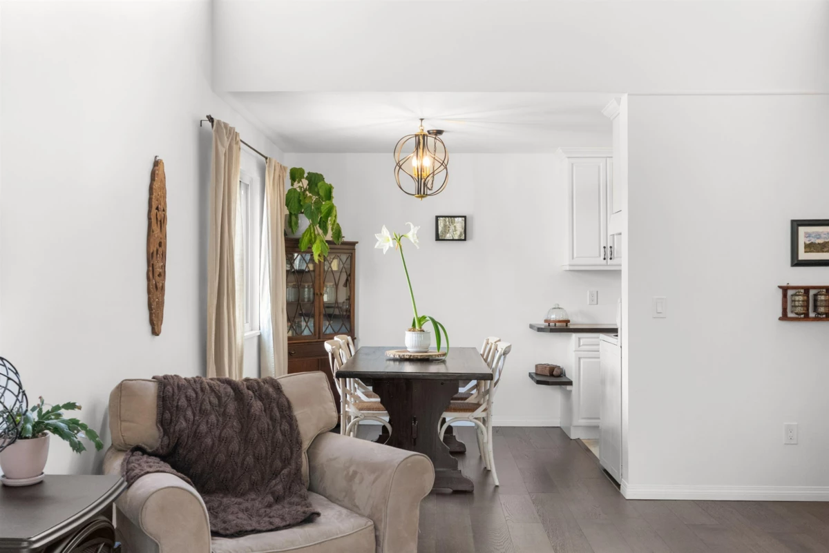 Dining Area Photo of 301 5553 16 Avenue, Delta, BC