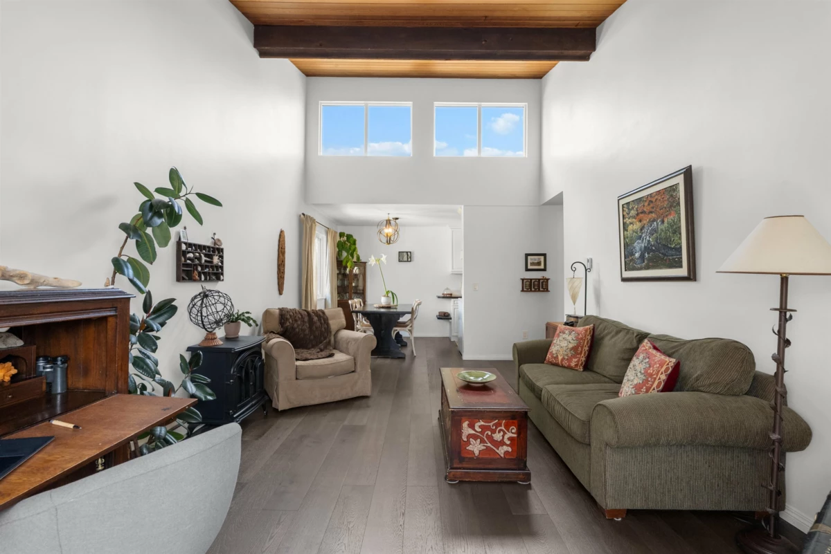 Family Room Photo of 301 5553 16 Avenue, Delta, BC