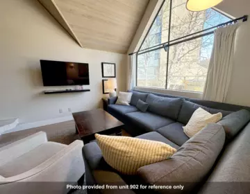 904Wk15 4293 Mountain Square, Whistler, BC, Whistler — Apartment/Condo for sale