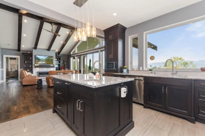 Kitchen Island Photo of 7319 Mount Thurston Drive, Chilliwack, BC