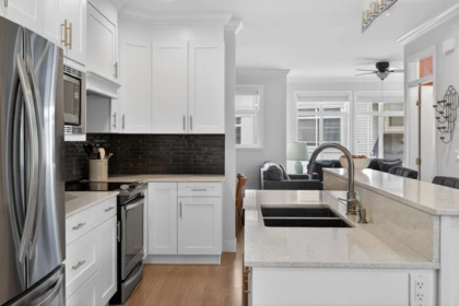 Kitchen Island Photo of 1 7198 179 Street, Surrey, BC