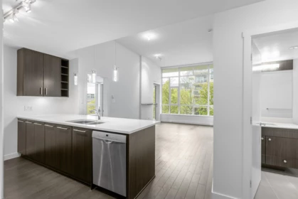 Kitchen Island Photo of 503 619 Fifth Avenue, New Westminster, BC