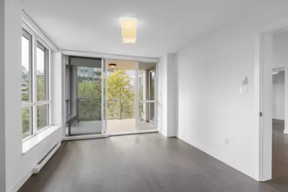 Walk-In Closet Photo of 503 619 Fifth Avenue, New Westminster, BC