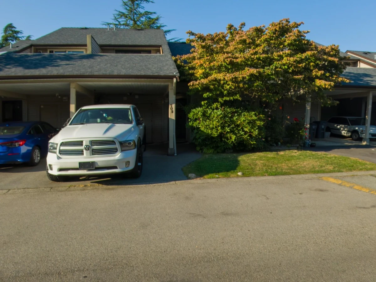Living Room Photo of 702 9270 122 Street, Surrey, BC