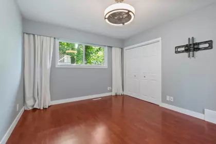 Guest Bathroom Photo of 46155 Larch Avenue, Chilliwack, BC
