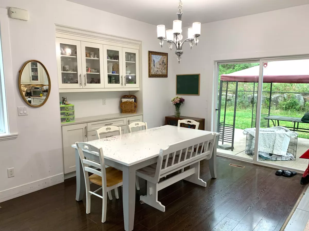 Dining Area Photo of 10710 Sylvester Road, Mission, BC