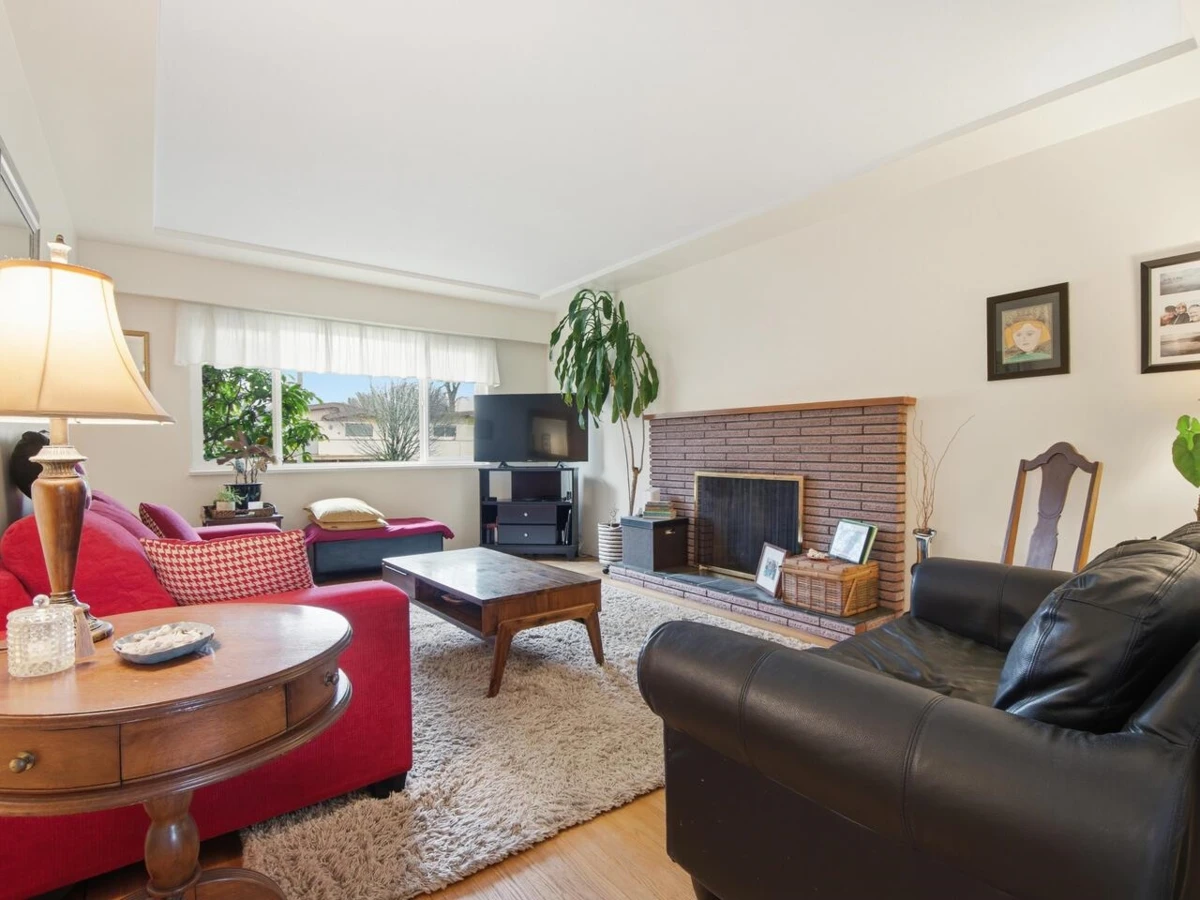 Family Room Photo of 2935 Victoria Drive, Vancouver, BC