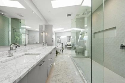 Entry Foyer Photo of 1098 Linnae Avenue, North Vancouver, BC