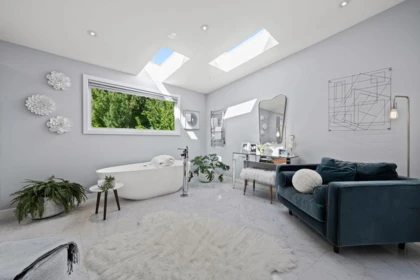 Garage Interior Photo of 1098 Linnae Avenue, North Vancouver, BC