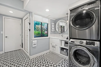 Street View Photo of 1098 Linnae Avenue, North Vancouver, BC