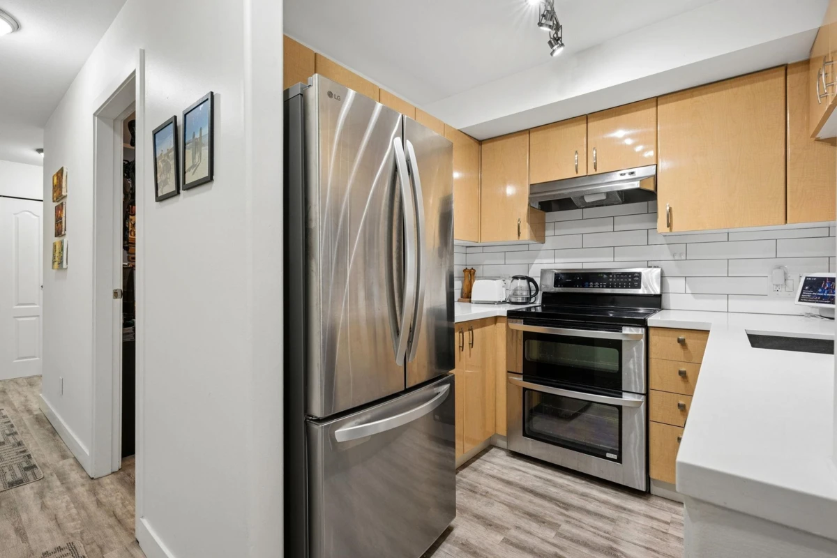 Dining Area Photo of 208 988 W 21st Avenue, Vancouver, BC