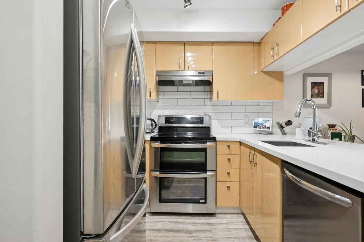 Family Room Photo of 208 988 W 21st Avenue, Vancouver, BC