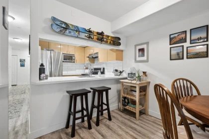 Kitchen Island Photo of 208 988 W 21st Avenue, Vancouver, BC