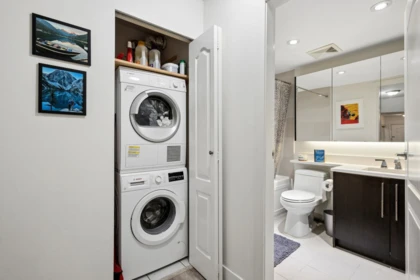 Laundry Room Photo of 208 988 W 21st Avenue, Vancouver, BC