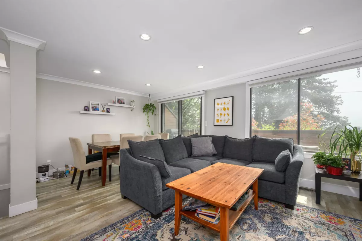 Family Room Photo of 3201 Lonsdale Avenue, North Vancouver, BC