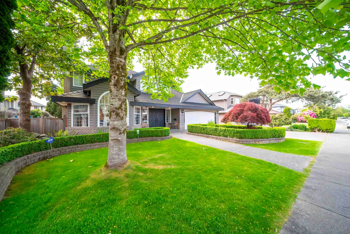 Living Room Photo of 6411 Bouchard Court, Richmond, BC