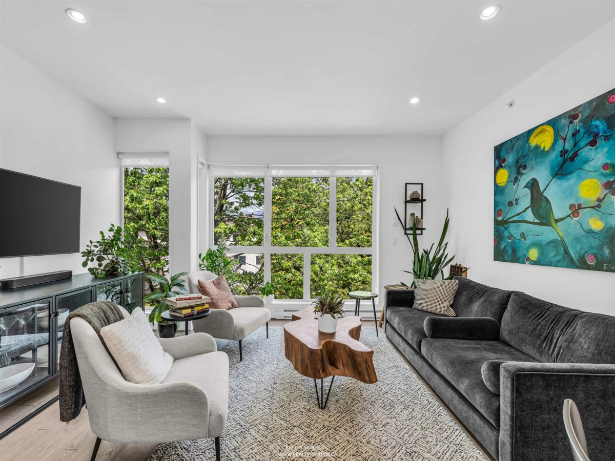 Living Room Photo of 627 Victoria Drive, Vancouver, BC