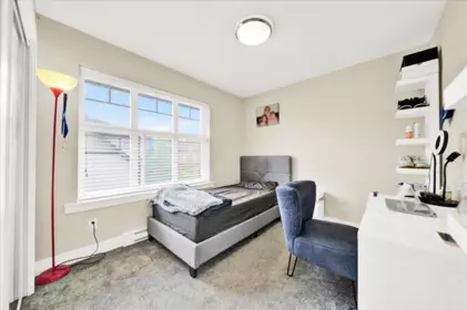 Powder Room Photo of 1 6350 142 Street, Surrey, BC