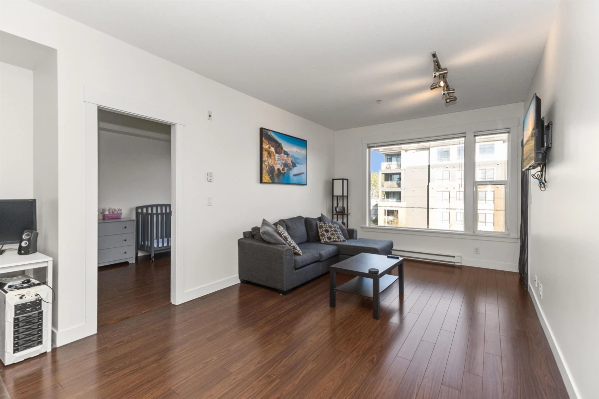 Living Room Photo of 309 33538 Marshall Road, Abbotsford, BC
