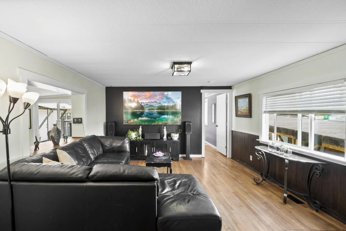 Family Room Photo of 112 10221 Wilson Street, Mission, BC