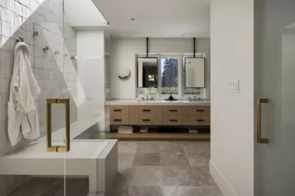 Entry Foyer Photo of 1411 29th Street, West Vancouver, BC